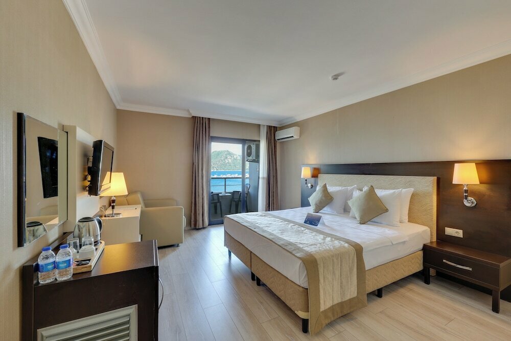 Faros Premium Beach