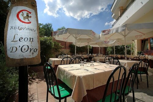 Leon D'Oro, Rezervați Hotel Corleone 