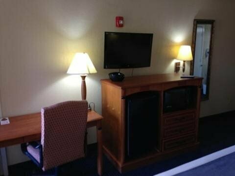 Downtowner Inn and Suites Hobby