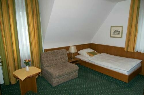 Hotel Garni Lehrertal, Book Hotel Ulm Baden-Württemberg, near Roxy Ulm
