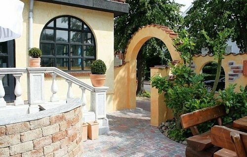 Hotel Mira Mare, Забронировать Отель Отели в центре Хайлигенхафен, в центре