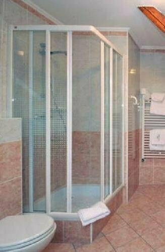 Penzion Bystrica, Đặt Khách sạn Khách sạn ở Trenčiansky kraj có chỗ đỗ xe, Bãi đậu xe
