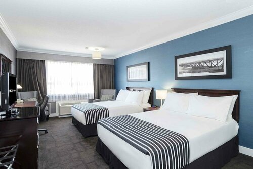 Sandman Hotel & Suites Prince George, Забронировать Отель Отели Northern British Columbia с парковкой, Парковка
