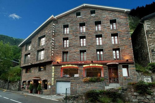 Hotel Montané, Забронировать Отель Аринсал Вальнорд
