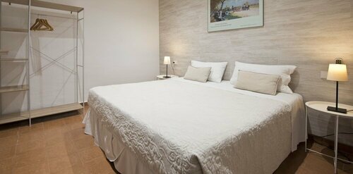 Santuari de Terrades, Book Hotel Hoteller i Girona med parkering, Parkering