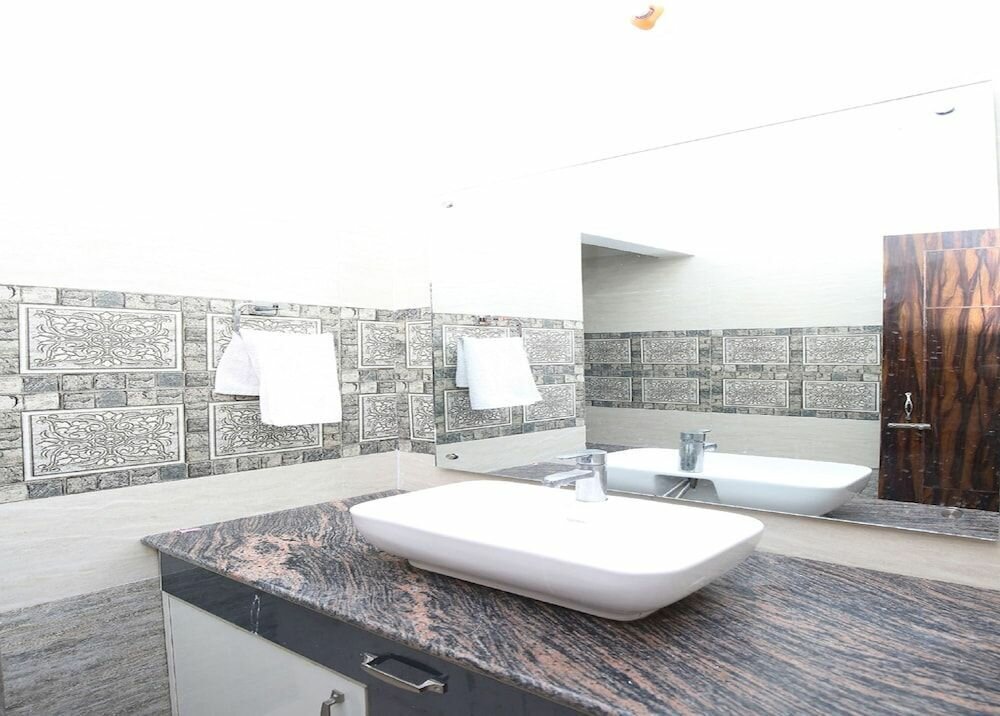 Mehra Dhaba by Oyo Rooms