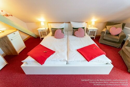 Friesengestüt & Gästehaus Weihermühle Schmelz, Prenota Hotel Saarland Mosella