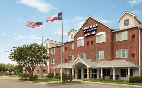 Fairfield Inn & Suites Houston The Woodlands, Забронировать Отель Те-Вудлендс Texas Gulf Coast, рядом с Учебный центр The Woodlands Center
