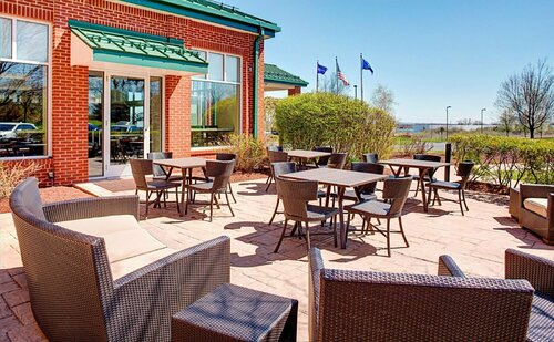 Hilton Garden Inn Hartford North/Bradley Intl Airport, Забронировать Отель штат Коннектикут New England