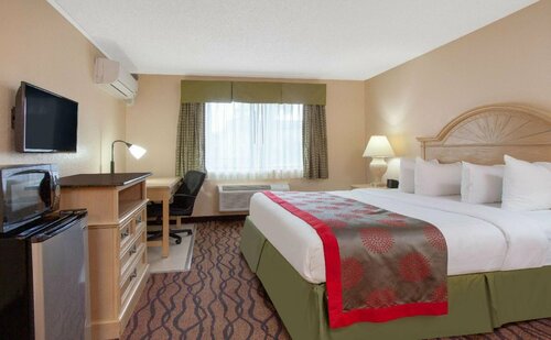 Space Coast Hotel, Rezerwuj Hotel Hotele w Brevard County z basenem, Basen