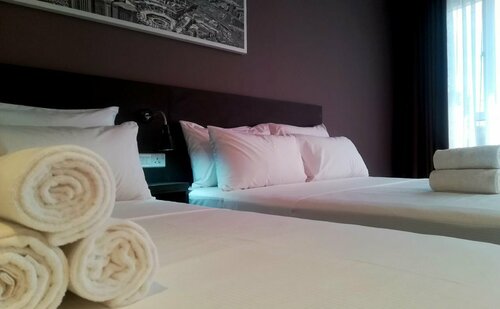 The Loft Plaza Hotel, Забронировать Отель Отели Каджанг с парковкой, Парковка
