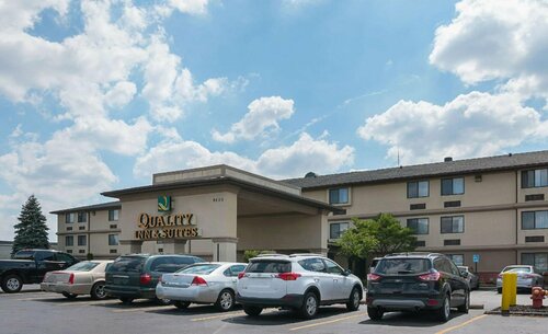 Quality Inn & Suites Detroit Metro Airport, Buchen Sie Hotel Romulus Detroit und Umgebung