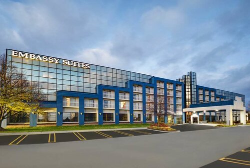 Embassy Suites Detroit - Livonia/Novi, Book Hotel Hoteller i Michigan med pool, Swimmingpool