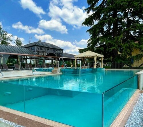Hotel Villa Beccaris, Забронировать Отель Отели в центре Монфорте-д'альбы, в центре, Парковка