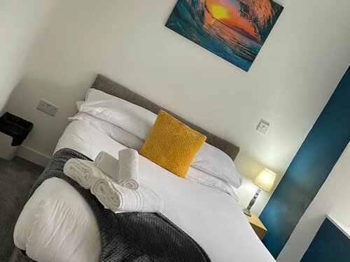 Homesly Guest Rooms, Comfortable En-suite Guest Rooms with Free Parking and Self Check-in, Забронировать Отель Бервик-апон-Туид Нортумберленд, рядом с Berwickshire Coastal Path