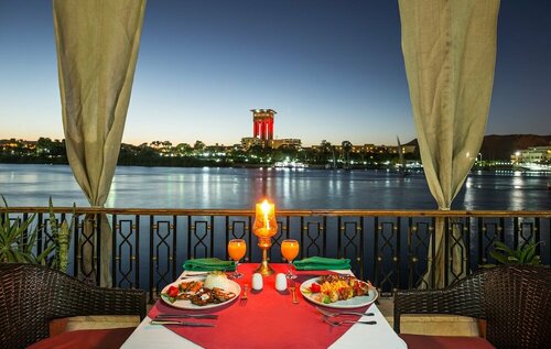 Obelisk Nile Hotel Aswan, Varaa Hotelli Aswan hotellit, joissa on uima-allas, Uima-allas