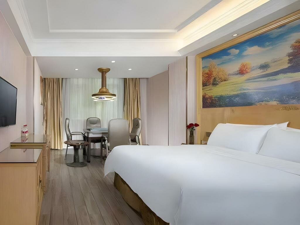 Vienna Hotel Guangdong Huizhou Jiangbei Railway Station