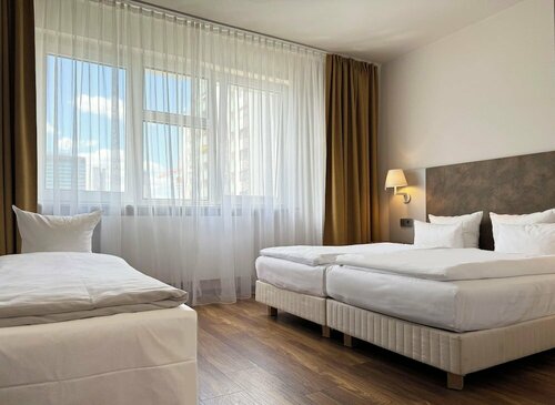 SORAT Hotel Berlin, Забронировать Отель Отели Берлина 3 звезды, рядом с Церковь кайзера Вильгельма, 3*