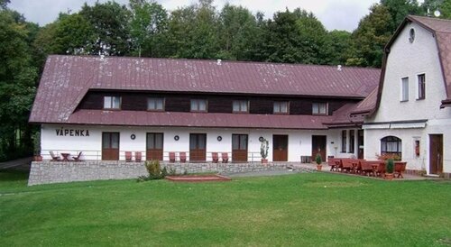 Penzion Vápenka, Rezerwuj Hotel Hotele w Kraj hradecki z parkingiem, Parking