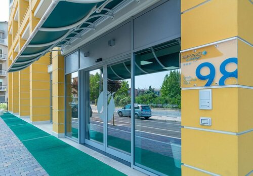 Hotel Spazio Residenza, Book Hotel Hoteller i Abruzzo med parkering, Parkering
