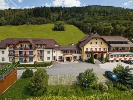 Landhotel Stofflerwirt, Забронировать Отель Отели Санкт-Михаэль-им-Лунгау 3 звезды, 3*