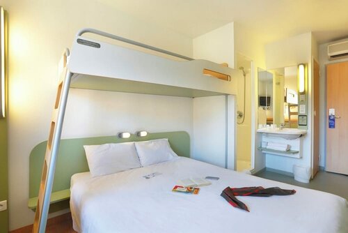 First Inn Hotel, Забронировать Отель Апт Route de la Lavande