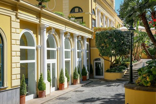 Imperial Hotel Tramontano, Забронировать Отель Отели Сорренто с питанием, рядом с Villa Comunale, Пансион