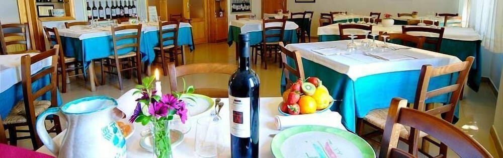 Hotel Ristorante SEnis Monte Maccione