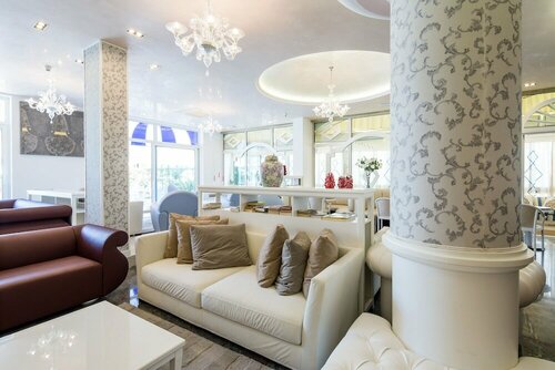Hotel Principe, Забронировать Отель Отели Каорле с завтраком, рядом с Собор Каорле, Завтраки
