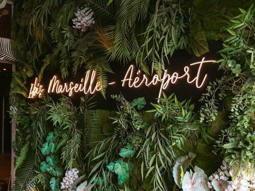 ibis Marseille Provence Aéroport, Забронировать Отель Мариньян Étang de Berre