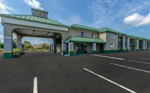 Econo Lodge Goose Creek - Charleston North, Забронировать Отель Гуз-Крик Lowcountry