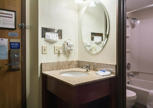 Baymont Inn & Suites Madison, จอง โมเทล แมดิสัน วิสคอนซิน