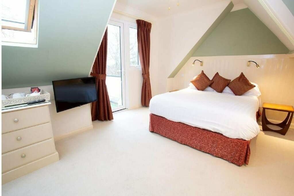 Orestone Manor Hotel