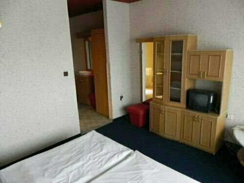 Hotel Junior, Забронировать Отель Ружинов Братислава, рядом с Стадион «Пасиенки»