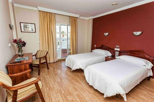 Hotel Carabela Santa María, Забронировать Отель Уэльва Муниципалитет Уэльва, рядом с Playa de las Dunas