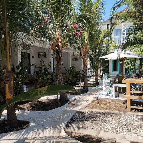 Palm Trees Villas, Book Bed and Breakfast Lombok hoteller med parkering, Parkering