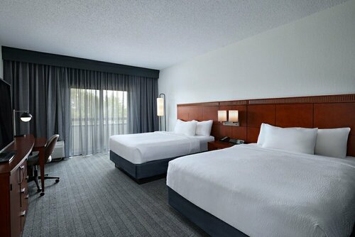 Courtyard by Marriott Dallas Richardson at Spring Valley, Забронировать Отель Ричардсон Dallas - Fort Worth Metropolitan Area