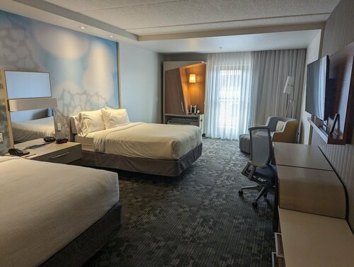 Courtyard by Marriott Holland Downtown, Buchen Sie Hotel Holland Michigan