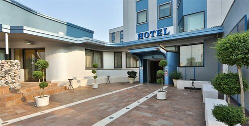 Best Western Plus Soave Hotel, Забронировать Отель Сан-Бонифачо Венето