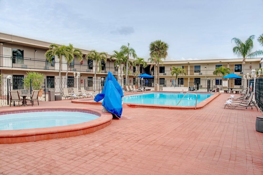Days Inn by Wyndham St. Petersburg Tampa Bay Area