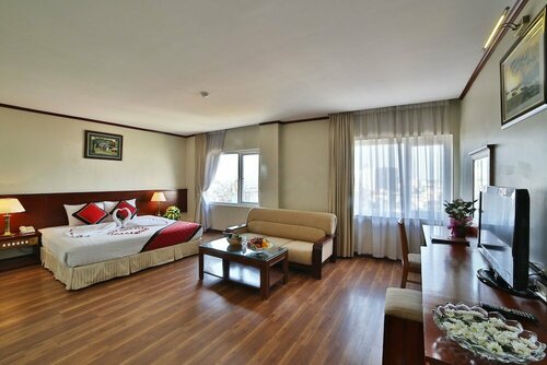 Sunny 3 Hotel Hanoi, Забронировать Отель Отели Донгда с парковкой, Парковка