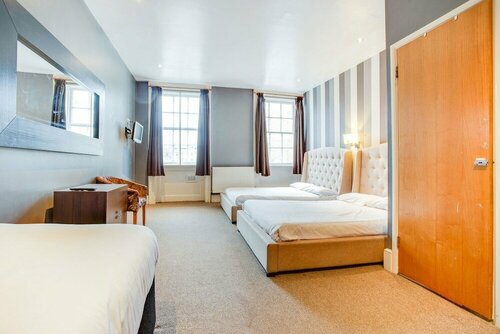 Oyo Somerset Hotel