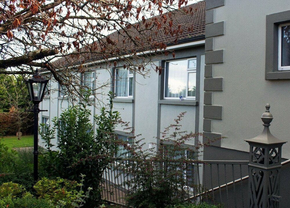Rhu Glenn Hotel