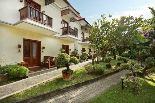 Respati Beach Hotel, Забронировать Отель Отели провинции Бали с завтраком, Завтраки