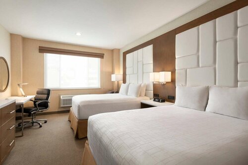 Wyndham Anaheim, Забронировать Отель Отели Disneyland California с бассейном, Бассейн