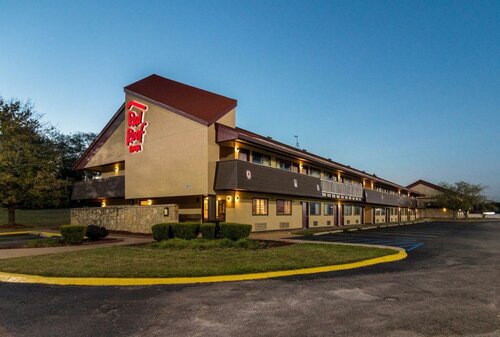 Red Roof Inn Columbia, MO, Забронировать Отель Колумбия Миссури