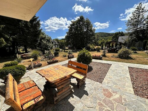 Guesthouse Green Valley, Book Pension Jezerce 