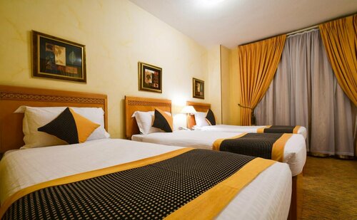 Al Ansar Palace Golden Tulip Hotel, Забронировать Отель Отели Медины с парковкой, рядом с Ворота Абу Бакра ас-Сиддика в мечети Пророка, Парковка