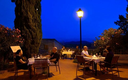 Hotel & Restaurant Cal Llop, Varaa Hotelli Priorat hotellit, joissa on aamiainen, Aamiainen
