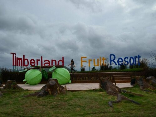 Timberland and Fruit Resort, Rezervovat Lázně / Resort Hotely v Central Thailand s parkováním, Parkování